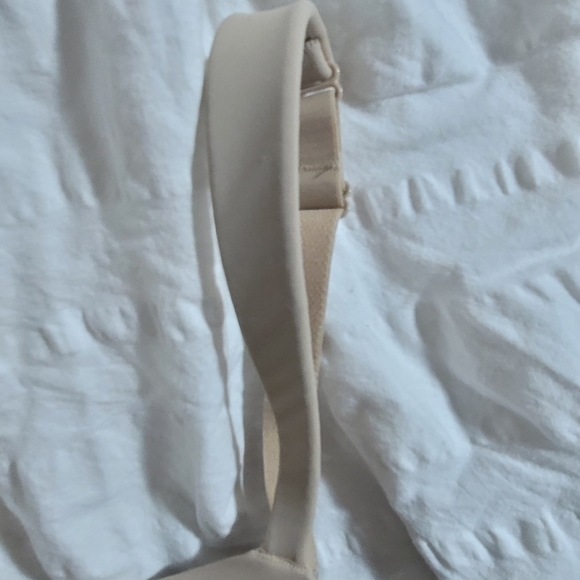 Cacique beige lightly lined tshirt bras (2) - Picture 4 of 7